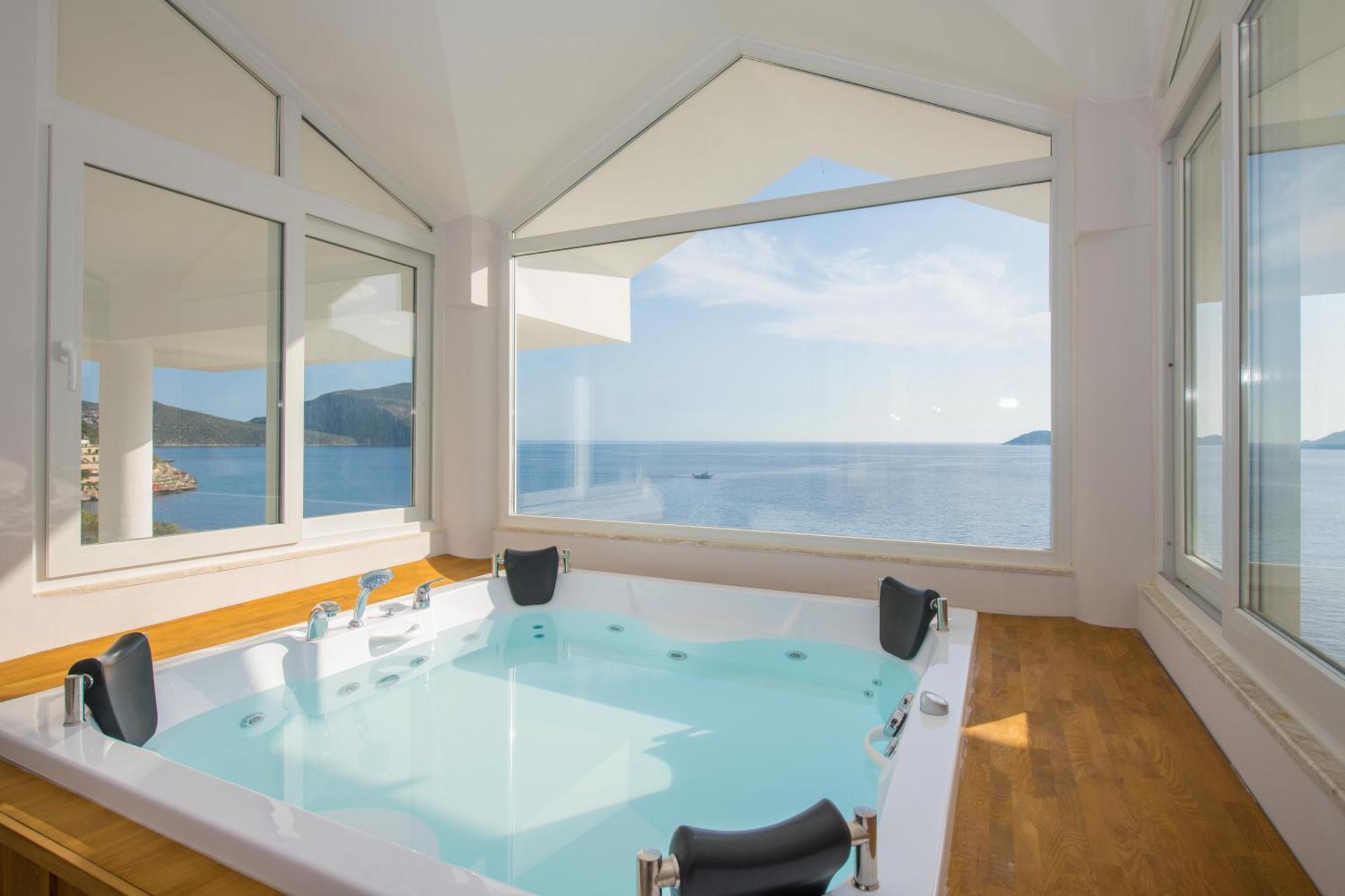 Beachfront White Villa With Private Swimming Pool คัลคัน ภายนอก รูปภาพ