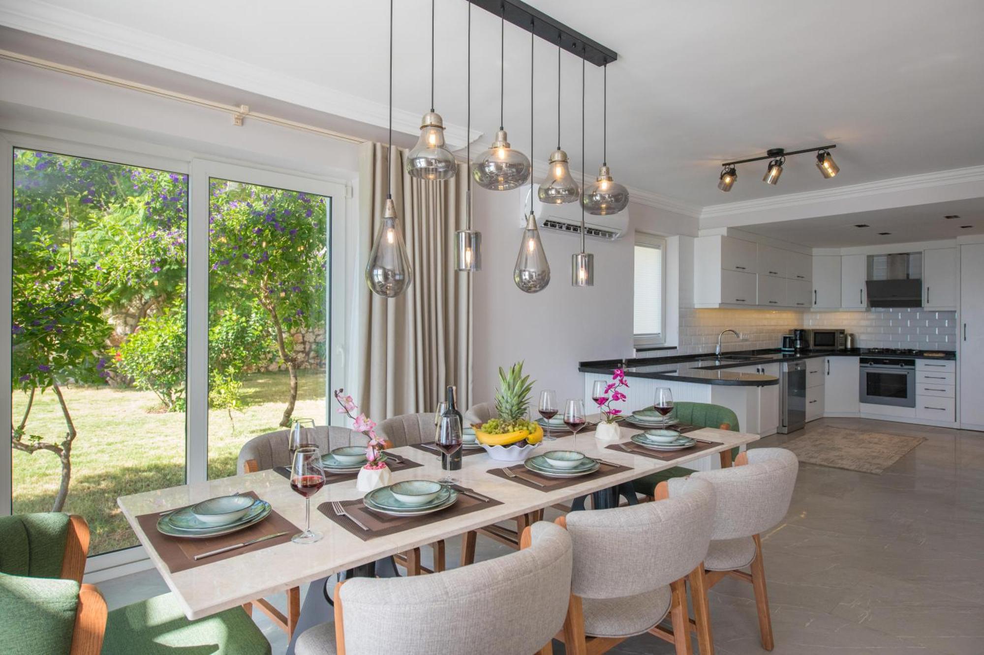 Beachfront White Villa With Private Swimming Pool คัลคัน ภายนอก รูปภาพ