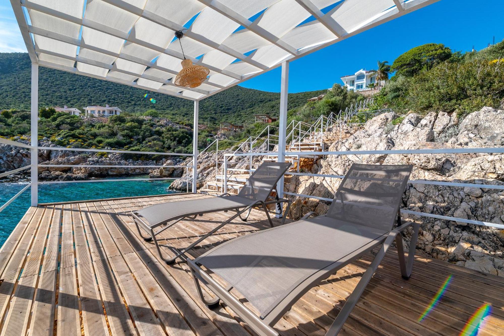 Beachfront White Villa With Private Swimming Pool คัลคัน ภายนอก รูปภาพ