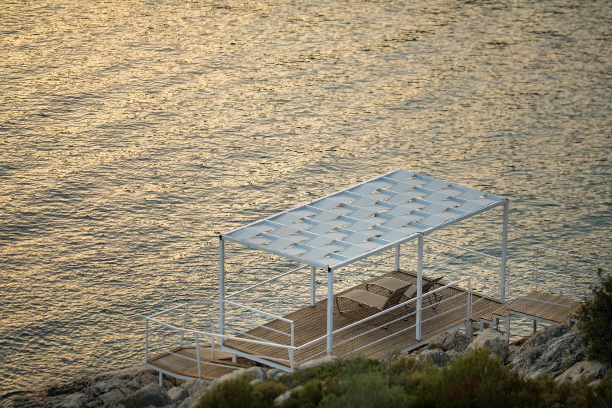 Beachfront White Villa With Private Swimming Pool คัลคัน ภายนอก รูปภาพ